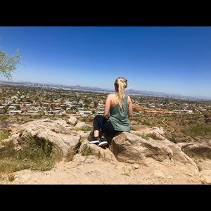 Meet your Posher, Caitlin